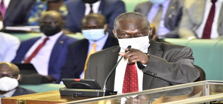 Minister Wilson Muruuli Mukasa has promised that cabinet will soon give a greenlight to the Constitution Review Commisssion