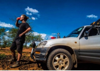 Rav 4 and the 4×4 Land cruisers that are the best vehicles for self drive in Uganda.