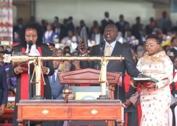 Ruto takes oath of presidential office