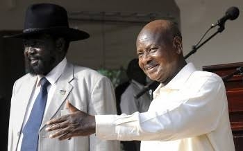 Presidents Salva Kiir of South Sudan (L) and Yoweri Museveni of Uganda (PHOTO/Courtesy)