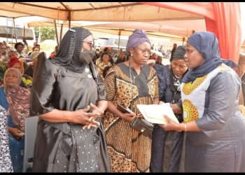 Vice President Jessica Alupo joined thousands of mourners at the send off of Dr. Hassan Galiwango,who passed on in Nairobi (PHOTO/Courtesy).