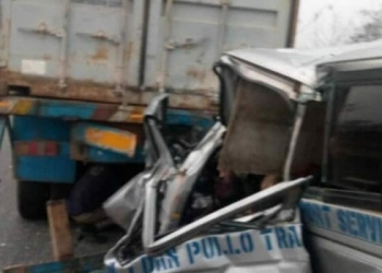 The Federal Road Safety Corps (FRSC) spokesperson in Ogun State, Florence Okpe, said a total of 19 persons were involved in the crash, comprising 13 male adults and six female adults.