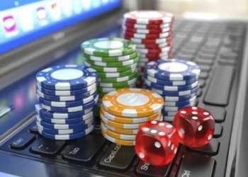 The AAMS is responsible for issuing licenses to online operators, setting rules and regulations, and ensuring that all online operators comply with the law. It also provides protection to players and ensures fairness in the gaming industry.