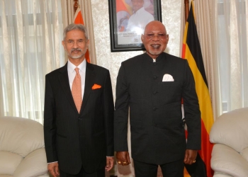 Hon. Gen. Jeje Abubakhar Odongo,
Minister of Foreign Affairs of the Republic of Uganda and H.E. Dr. S. Jaishankar, the Minister of External Affairs of the Republic of India (L)