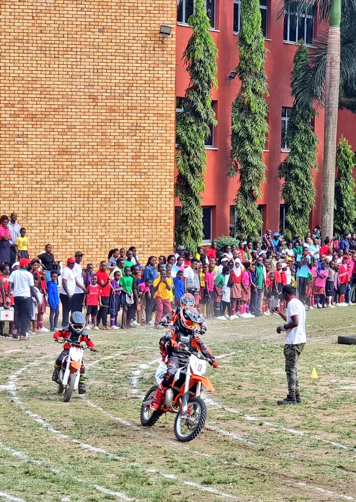 The participating houses – Kob, Lion, Leopard, Rhino, Crane, and Elephant – put on an impressive display of teamwork and determination, engaging in various competitive activities that included the 800-meter race, obstacle race, relay events, and a plethora of other exciting challenges. The sportsmanship and spirit exhibited by the students were truly commendable.