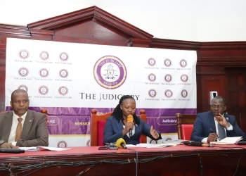 Chief Registrar Sara Langa Siu addressing the press on Friday. (photo by Judiciary)