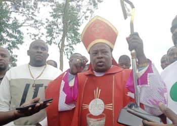 Bishop Jacinto Kibuuka addressing the press before the Devine liturgy at Mamre Prayer Center , Namugongo.