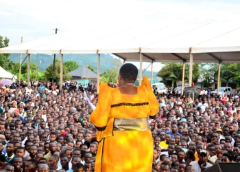 The prime minister urged agricultural extension workers to emulate her and also get out of their offices to disseminate the messages and to ensure uptake of activities by farmers.