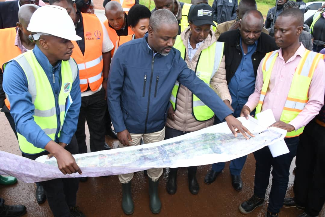 Mr. Tayebwa who yesterday led a team of legislators from the Physical Infrastructure and National Economy committees on a fact-finding mission, inspected ongoing construction works at Katonga Bridge and Mpigi - Busega Expressway road, a project which he said is only 30%.