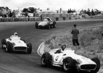 Juan Manuel Fangio - Racing driver in action on the circuit of Zandvoort