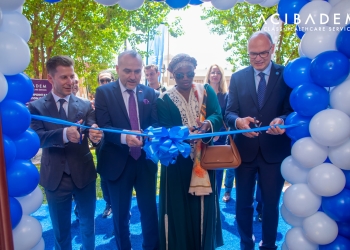 Mr. İlyas BENVENISTE, the ACIBADEM Business Development Director, H.E. Mehmet Fatih AK, the Ambassador of Türkiye, HE Nasura Tiperu, Uganda Ambassador to Turkiye and Levent Serdar DERVIŞOĞLU, the Honorary Consulate of the Republic of Uganda in Istanbul cut officially open the Kampala Office.