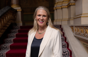Meet Lisa Chesney MBE, the newly appointed British High Commissioner to the Republic of Uganda! She succeeds Kate Airey OBE and brings a wealth of experience in diplomacy, security, and counter-terrorism to her new role.