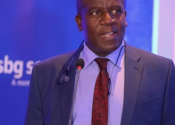 dfcu Bank Managing Director Charles Mudiwa. A Ugandan court has ordered the bank to pay damages in a land title dispute. (PHOTO/File)