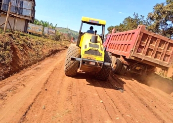 Uganda's government begins upgrading 72.5 km of vital roads in Wakiso and Mpigi to tarmac, promising improved travel times and connectivity across key routes.