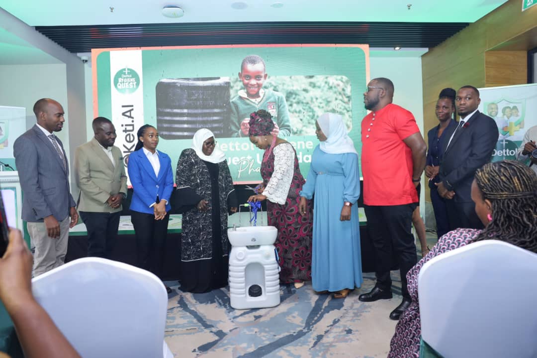 Рекитт и партнеры расширяют Dettol Hygiene Quest на новые районы, используя нового цифрового чат-бота для расширения практики мытья рук и санитарии по всей Уганде.