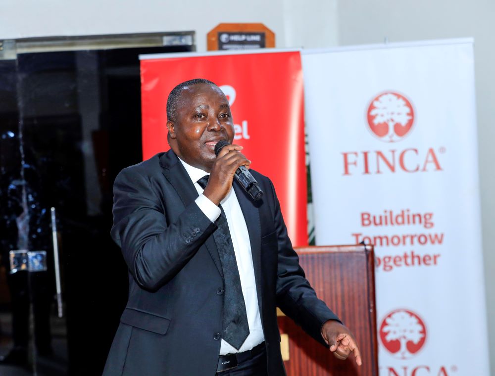 Джафет Арито, управляющий директор Airtel Money, выступает на презентации нового кредитного продукта Easy Float в отеле Fairway.