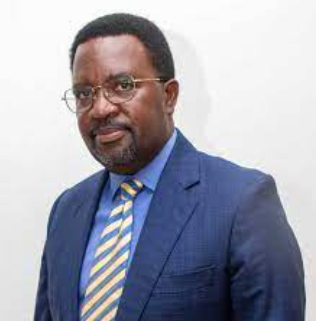 Англ. TWINOMUJUNI, продолжает проникать в противоречие за то, что они цеплялись за офис после удара пенсионного возраста