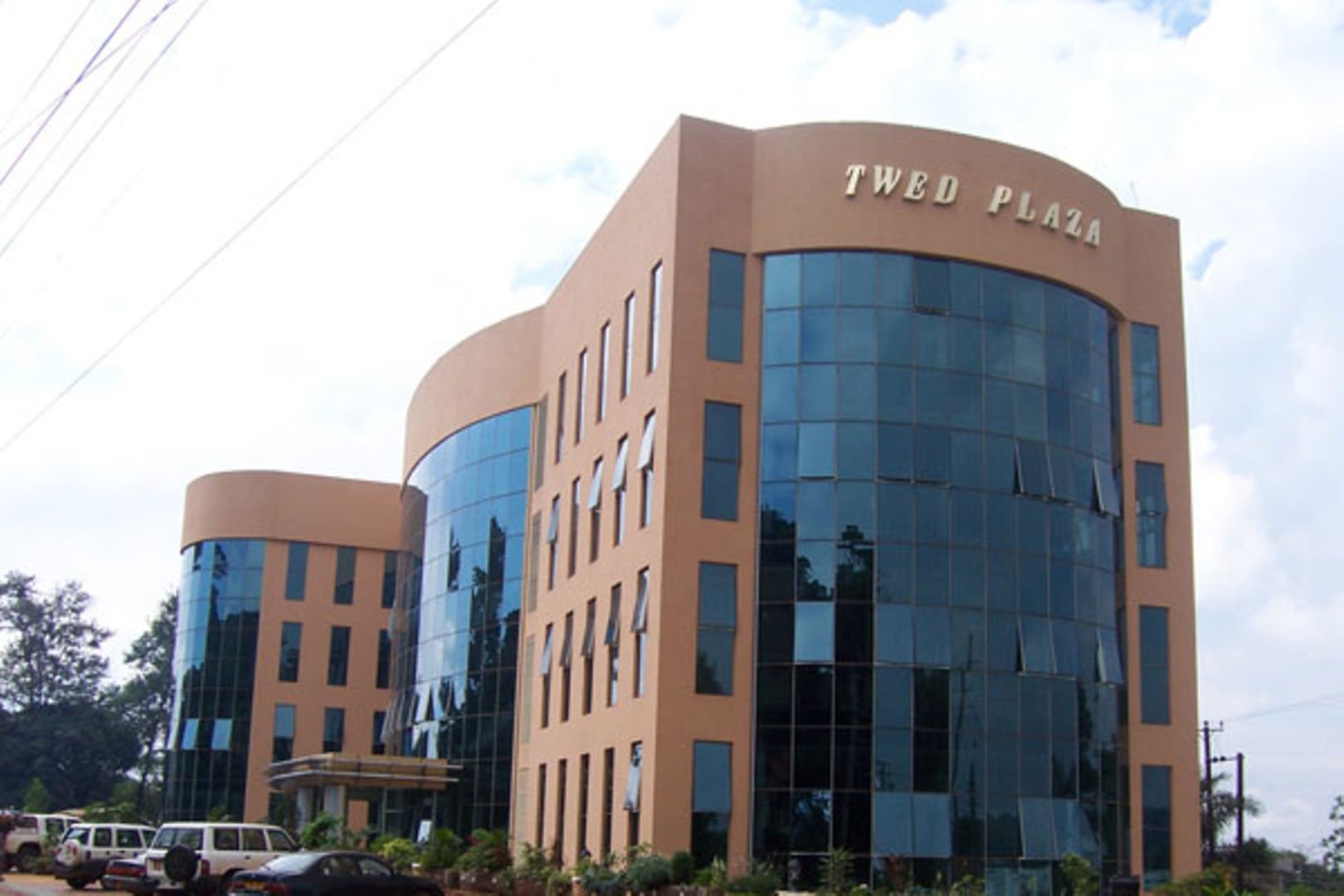 KCCA теряет дело по цене 151,7 млн. Ст. Судья постановил, что требование KCCA прошло в соответствии с сроком давности, что обеспечило соблюдение предыдущих дорожных работ.