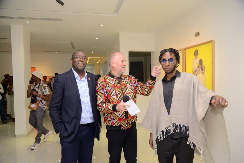 Посол Absa L'Atelier Джо Гайи представляет свою персональную выставку «Нарушение нормы» в Кампале, используя замысловатые рисунки шариковой ручкой, чтобы бросить вызов предвзятости и вернуть афро-волосы в качестве мощного символа идентичности.