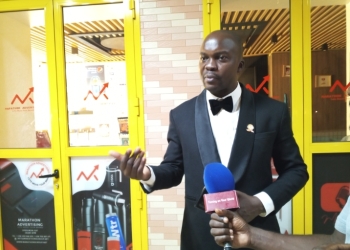 MACOSA President, Denis Sembuya addressing Journalists on Saturday.