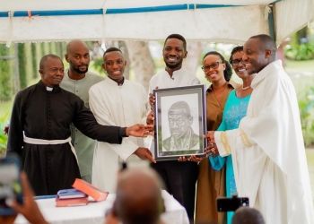 Besigye sends a clear signal of support for Bobi Wine from prison. Winnie Byanyima handed over campaign funds to the NUP candidate, urging Ugandans to unite behind the national flag and protect the vote during the upcoming general election.